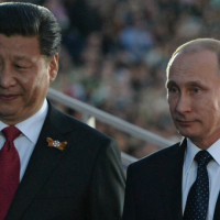 China Lets Banks Roll Over Loans Backed by Pledges of Shares